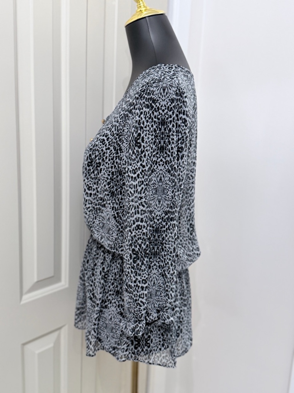 Wish Black White Animal Print Blouse Peplum Gold Button Front Large - Picture 7 of 11